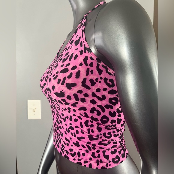Ultra stretchy y2k hot pink and black leopard print cropped halter top. - Picture 2 of 4